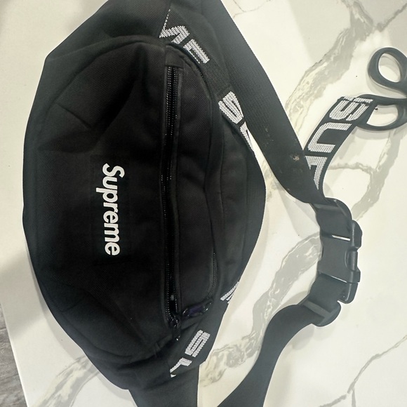 Supreme Classic Black Belt Bag